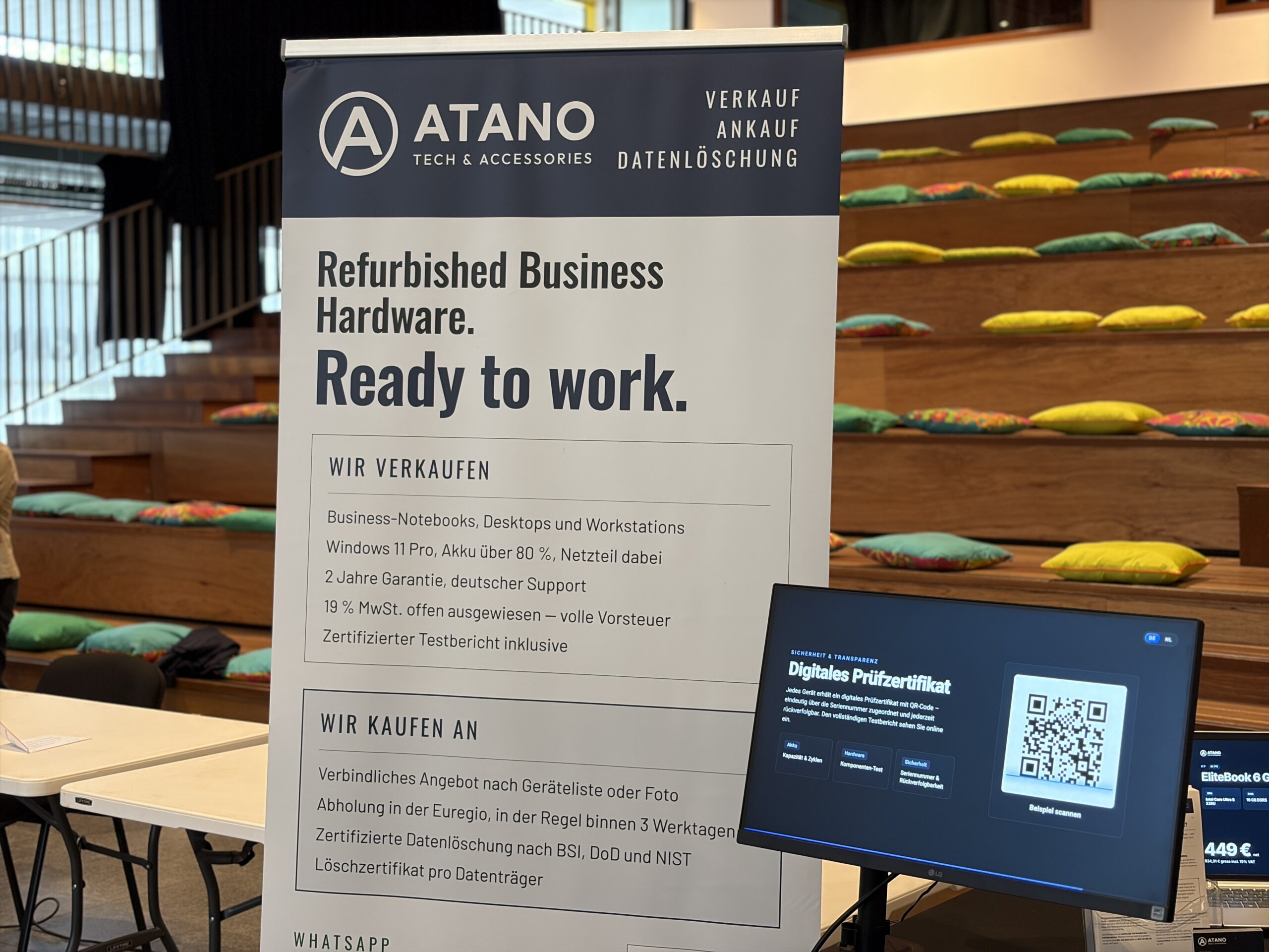 Atano Tech Messestand mit refurbished Business-Laptops im Eurode Business Center